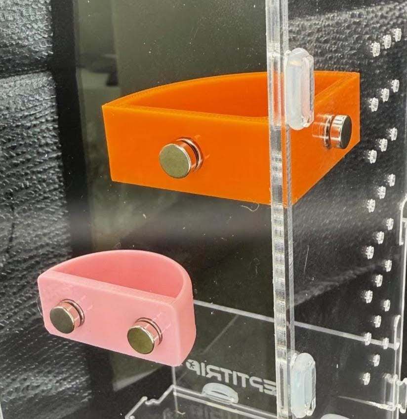 Magnetic Feeding Ledges for Jumping Spider Or Mourning Gecko - PAWS FRVR